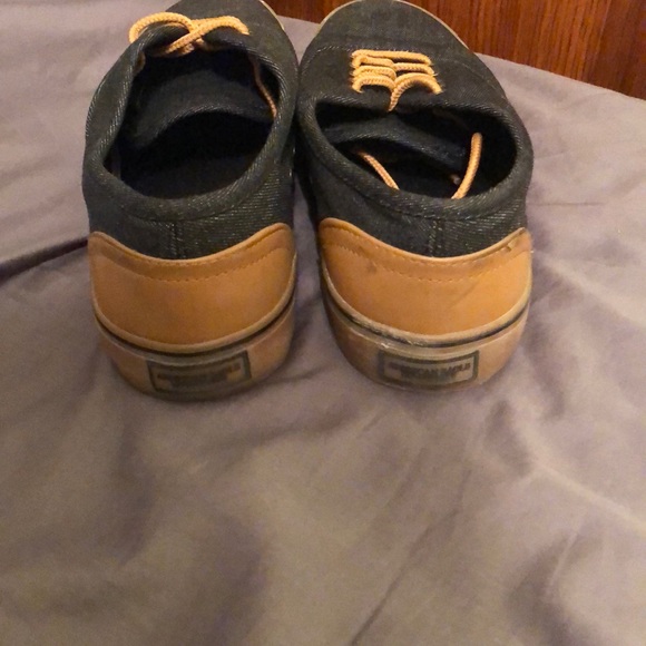 American Eagle shoes - Picture 2 of 3
